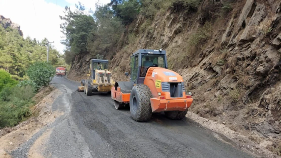 Büyükşehir, Aydın'ı kaliteli yollarla buluşturmaya devam ediyor