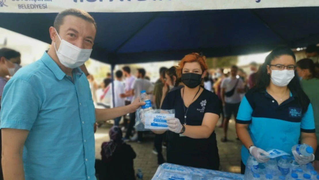Büyükşehir Belediyesi öğrencilerin de yanında