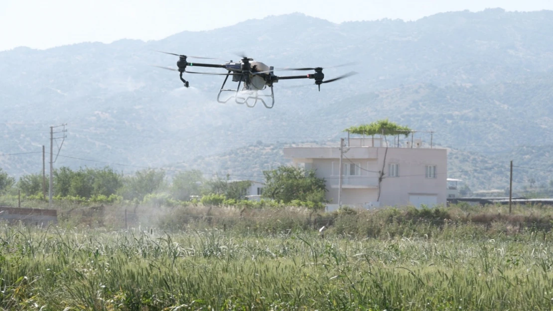 Büyükşehir'den ücretsiz drone ile gübreleme hizmeti