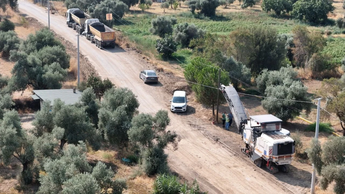 Büyükşehir Efeler'in yollarını yeniliyor