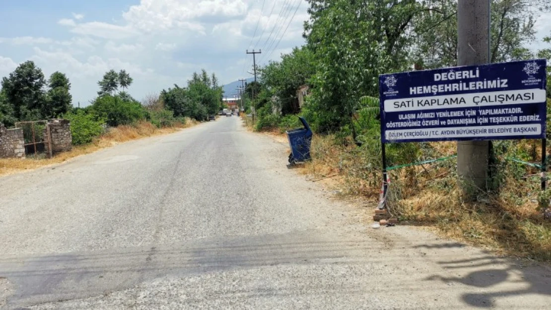 Büyükşehir'in İsabeyli'deki yol çalışması çiftçilerin yüzünü güldürdü
