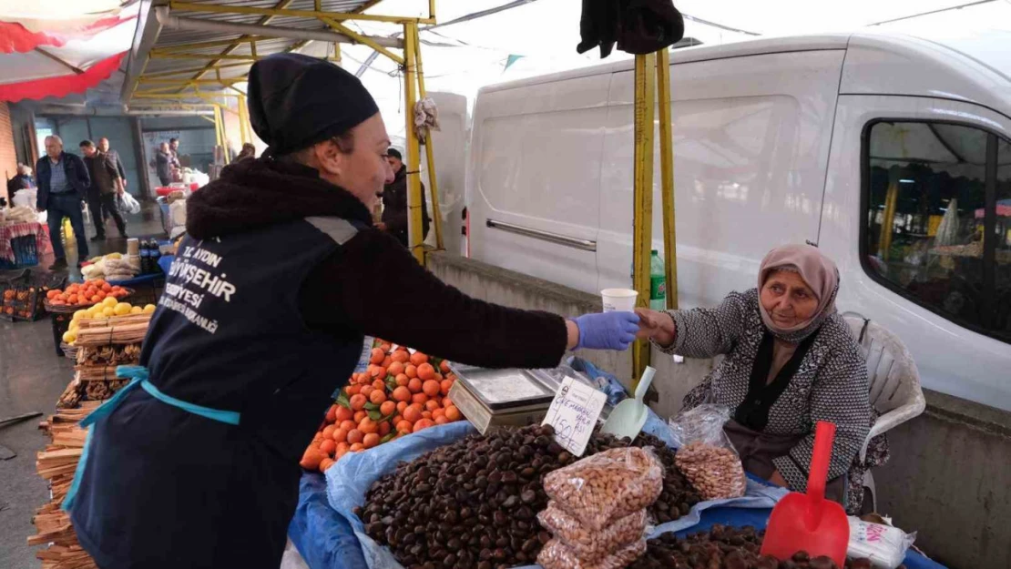 Büyükşehir'in sıcak çorba ikramı vatandaşları memnun ediyor