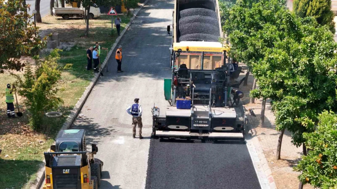 Büyükşehir'in yol çalışmaları devam ediyor