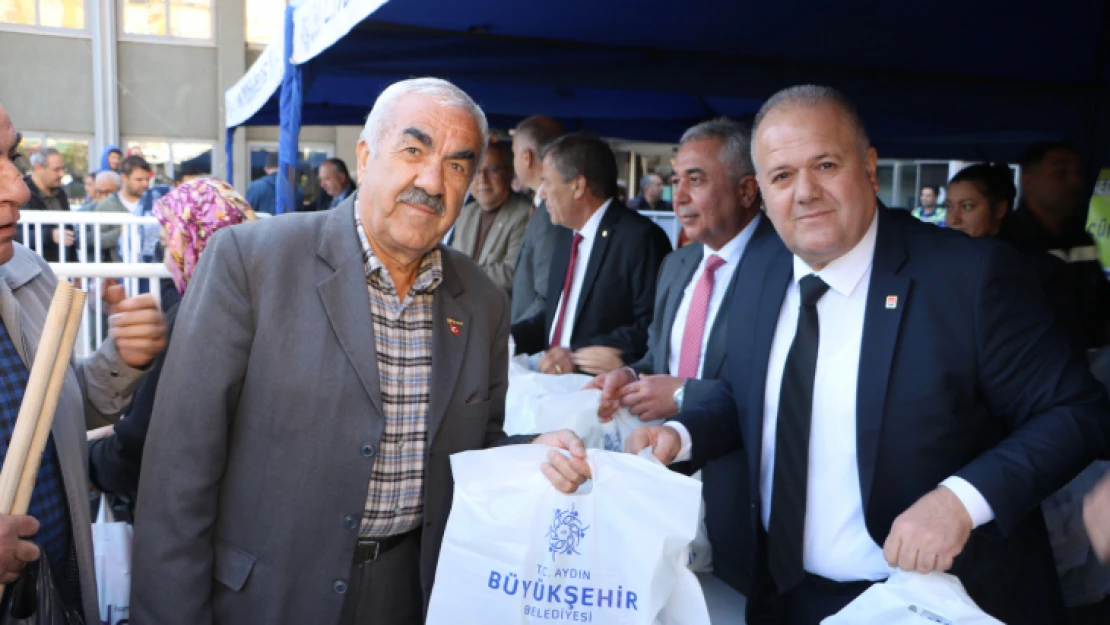 Büyükşehir, Nazilli'de 60 bin fide dağıttı