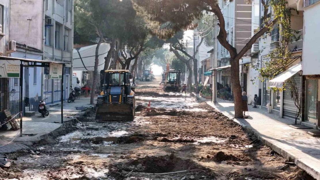 Büyükşehir, Sultanhisar'da yol çalışmalarını sürdürüyor