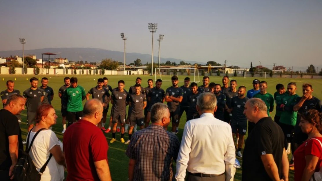 CHP'den Nazilli Belediyespor'a baklavalı ziyaret