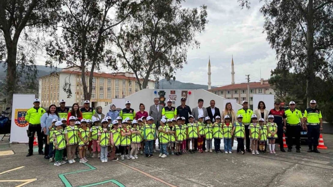Çine'de Anaokulu öğrencilerine trafik eğitimi verildi