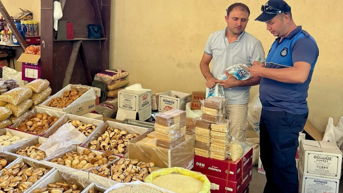 Çine'de zabıta ekiplerinden pazar yerinde sıkı denetim
