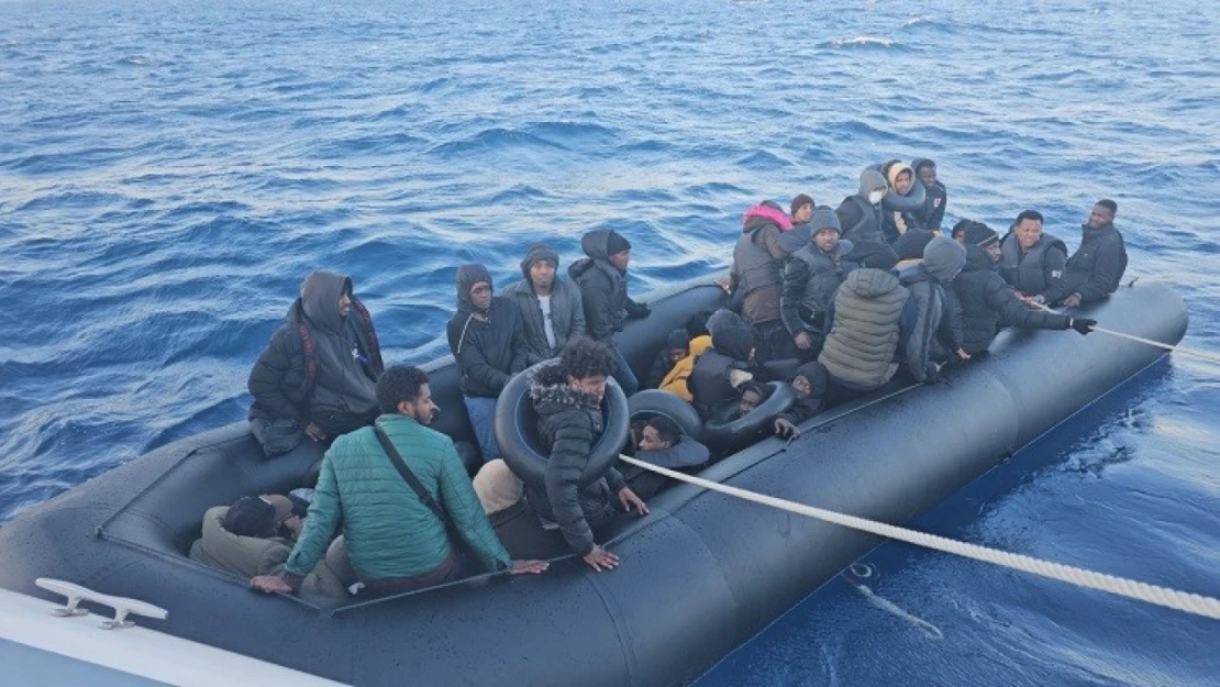 Didim'de 42 düzensiz göçmen kurtarıldı