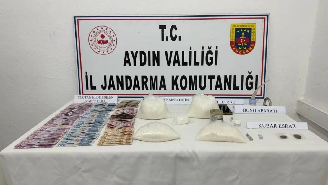 Didim'de otomobile zulalanmış 3,5 kilo uyuşturucu yakalandı