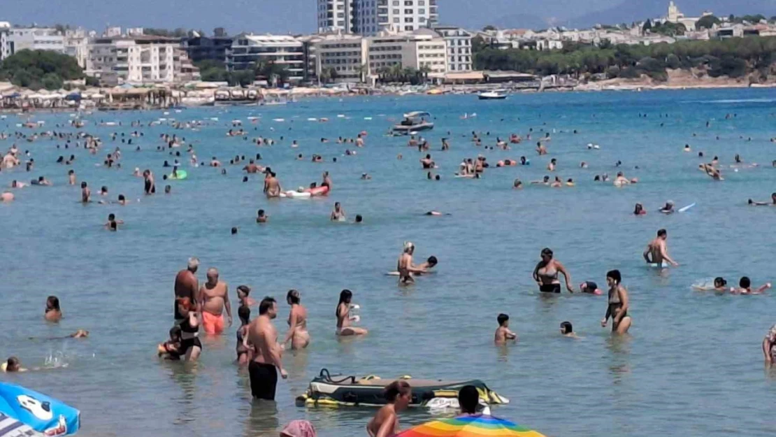 Didim'de sıcaklıklar arttı, Altınkum doldu taştı