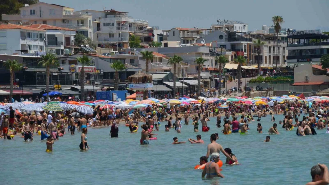 Didim'de tatilciler plajları doldurdu