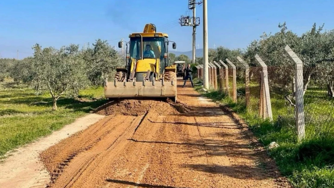 Didim'de yol yapım çalışmaları sürüyor