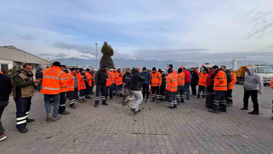 Efeler Belediyesi şirket çalışanları maaşlarının eksik ödendiği gerekçesiyle iş bıraktı