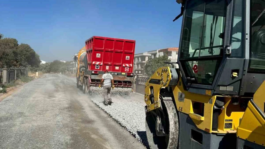 Efeler Belediyesi yol çalışmalarını sürdürüyor