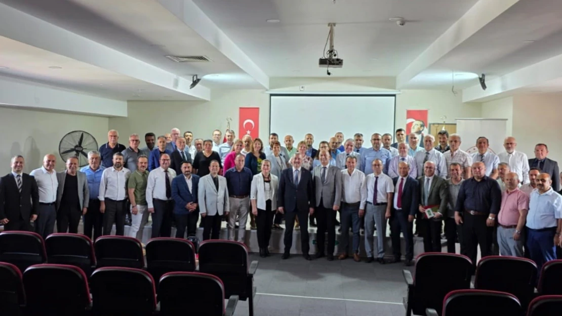 Efeler'de öğretmenlere yapay zeka eğitimi verildi