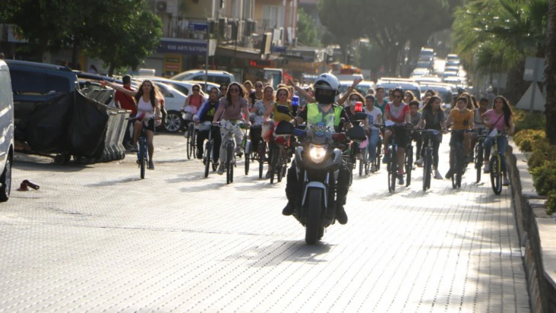 'Egzoz kokusuna karşı parfüm kokusu' için pedal çevirdiler