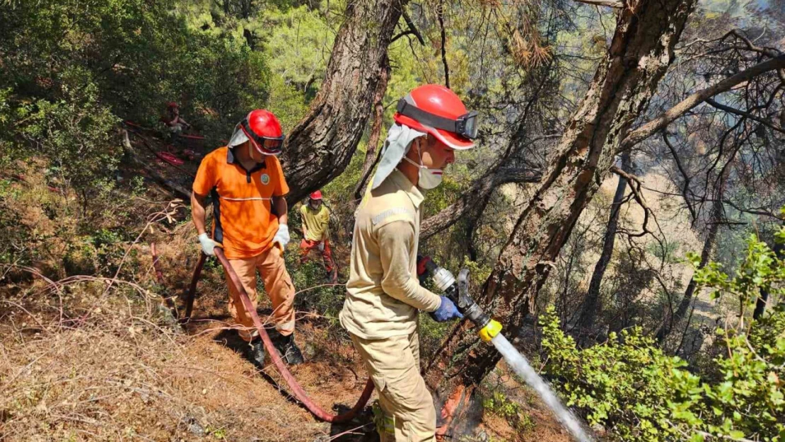 Ekipler zamanla yarıştı, önce alevlere sonra köylülerin yüreklerine su serptiler
