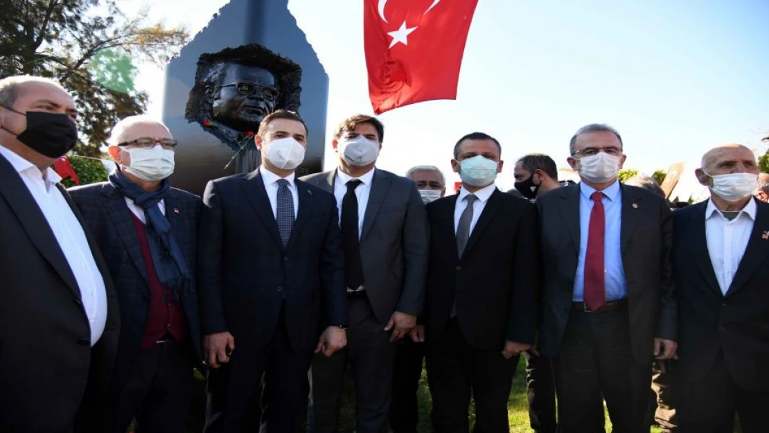 Fethiye'de Uğur Mumcu Anıtı türkülerle açıldı