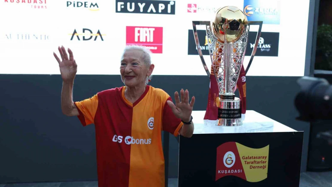 Galatasaray'ın şampiyonluğu Kuşadası'nda muhteşem bir geceyle kutlandı