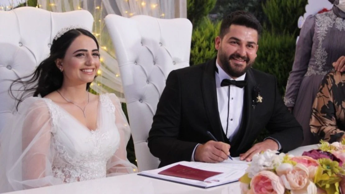 Gazeteci Mehmet Çalık, dünyaevine girdi