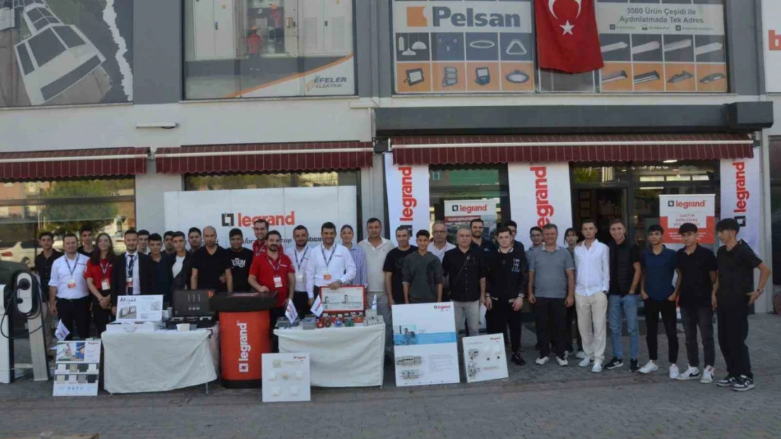 Geleceğin elektrikçi ustalarına sektördeki yenilikler tanıtıldı