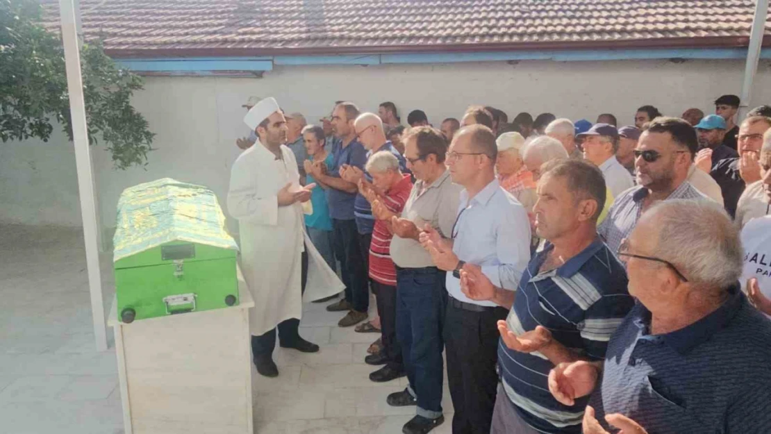Göçük altında kalarak hayatını kaybeden Ahmet Güney son yolculuğuna uğurlandı