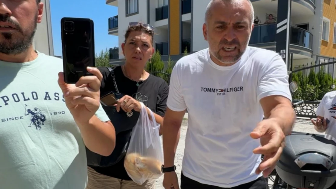 Habere giden gazeteciler haber oldu: Polisin gözü önünde gazeteciler gaspa uğradı