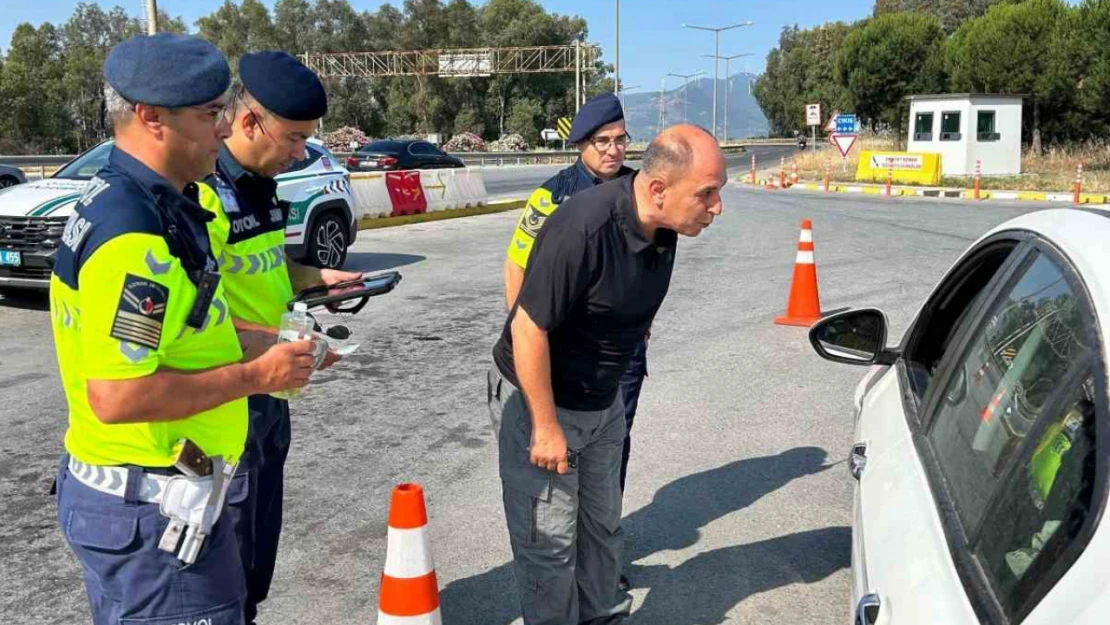 İl Jandarma Komutanı Aldemir, vatandaşların bayramını kutladı