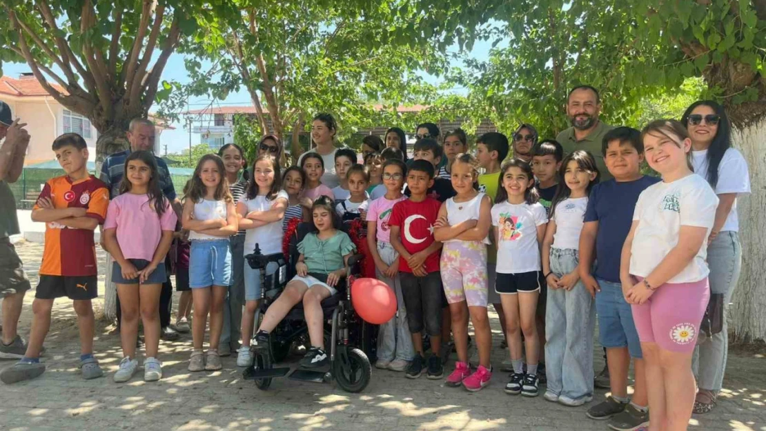 İncirliova'da öğrenciler harçlıklarını umuda dönüştürdü