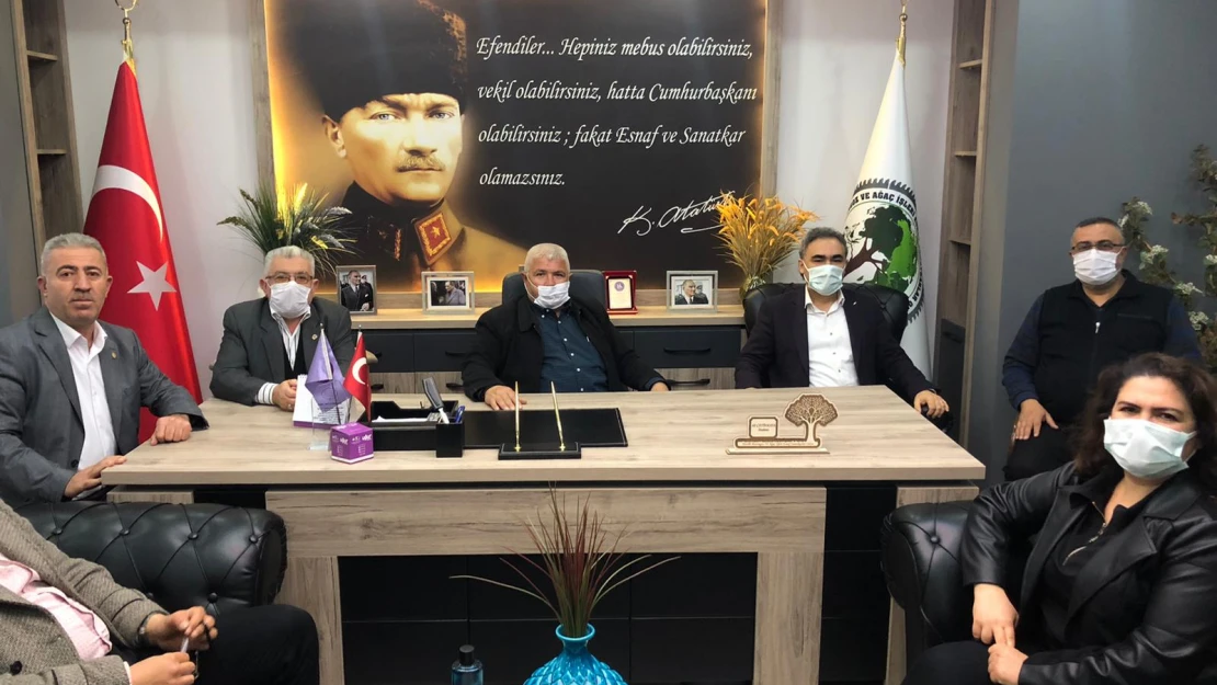 İYİ Parti'den esnaf odalarına çıkarma