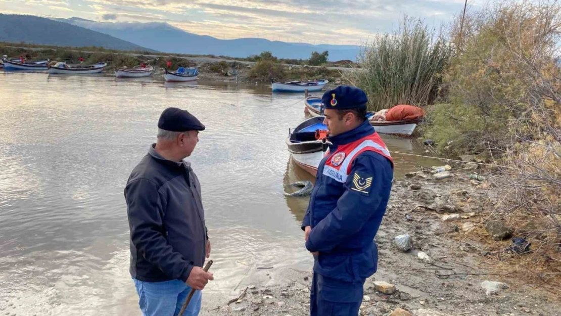 Jandarma Bafa Gölü'nde denetimlere devam ediyor