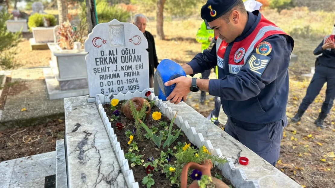 Jandarma Çine'deki şehit ailesini unutmadı