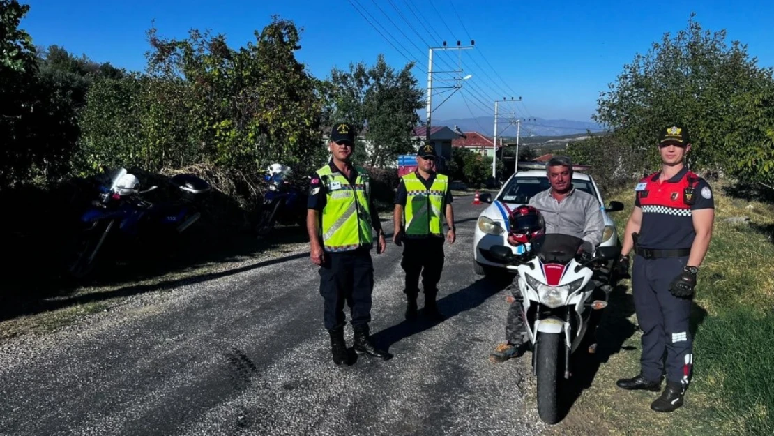 Jandarma, kask kullanımının önemine dikkat çekti