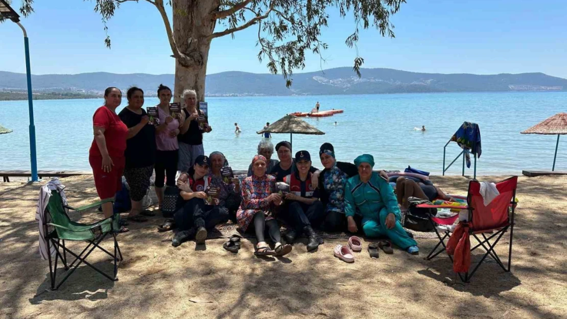 Jandarmadan Didim'de vatandaşlara orman yangını bilgilendirmesi