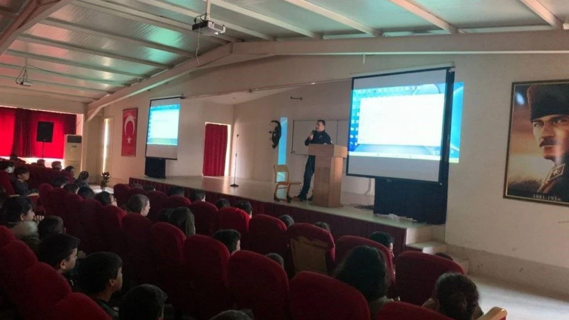 Karacasu'da öğrencilere yönelik 'Suçtan Korunma Semineri' düzenledi