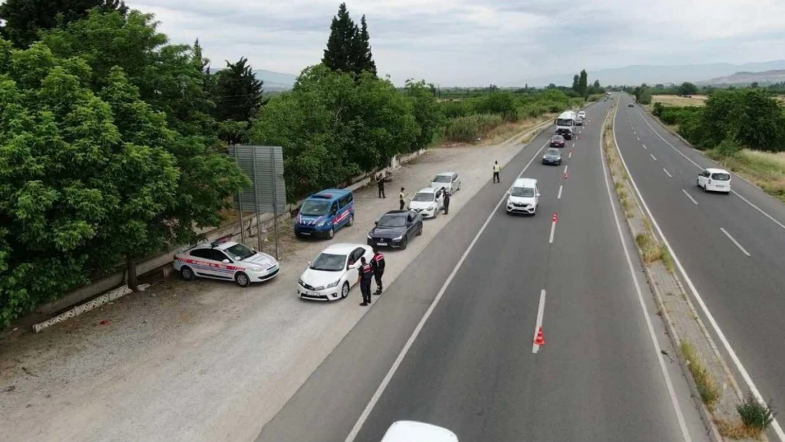 Karacasu'daki yol kontrolünde 259 araç sorgulandı