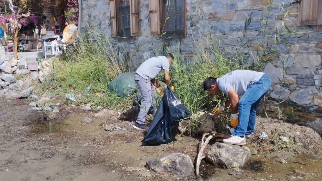 Karina Bölgesi'nde kıyı ve plaj temizliği yapıldı