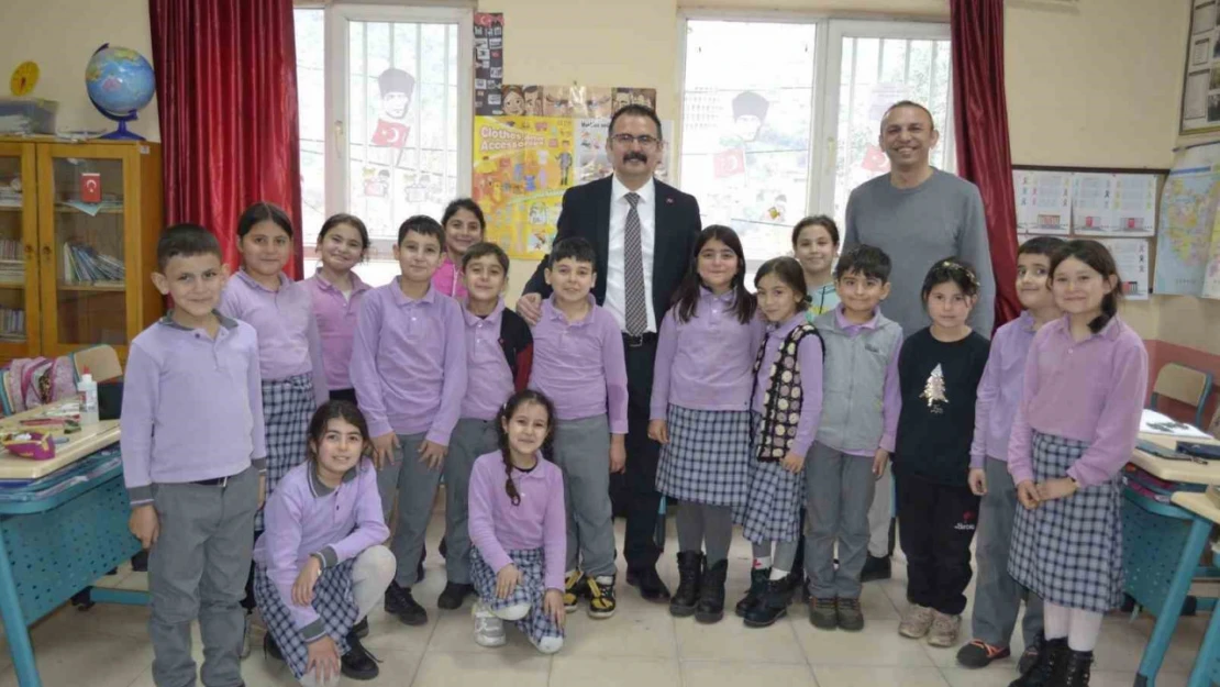 Kaymakam Ateş, sağlık evi ve okulda incelemelerde bulundu