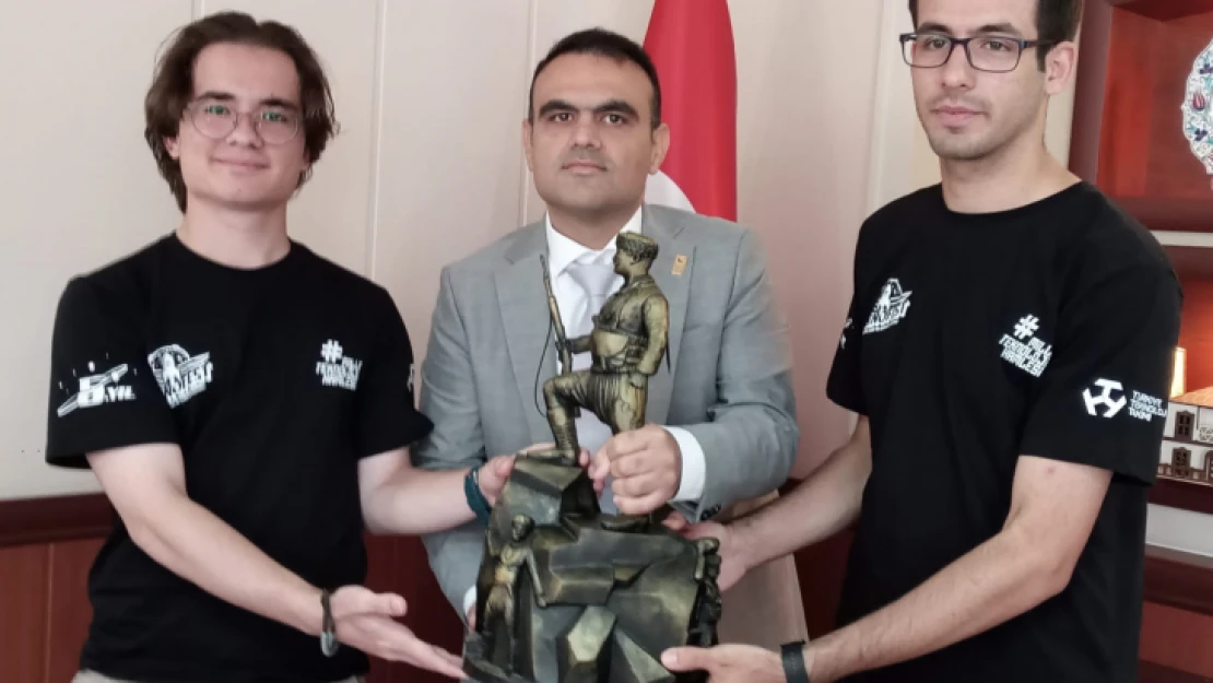 Kırlıoğlu, başarılı öğrencileri ağırladı