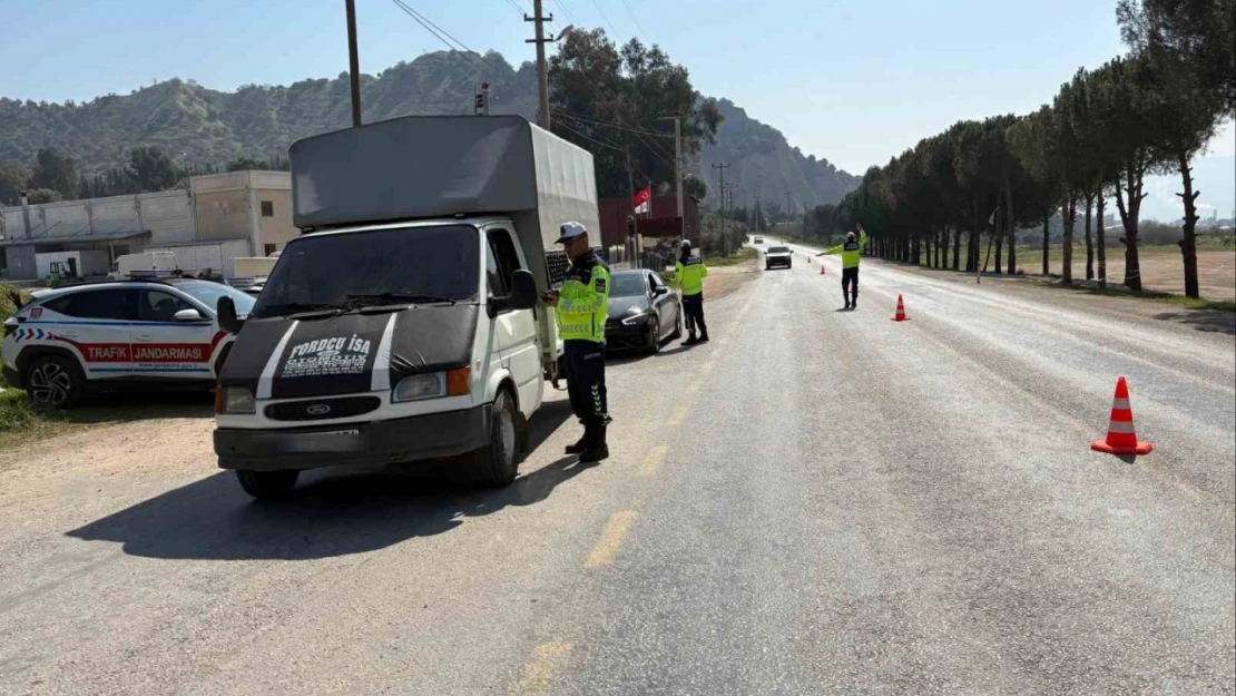 Köşk'te jandarma ekiplerinden trafik denetimi