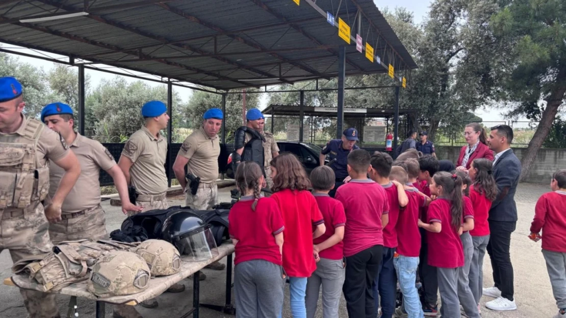 Köşklü öğrenciler jandarmayı tanıdı