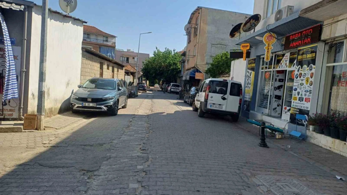 Köşklü vatandaşlardan 'kaldırım' tepkisi