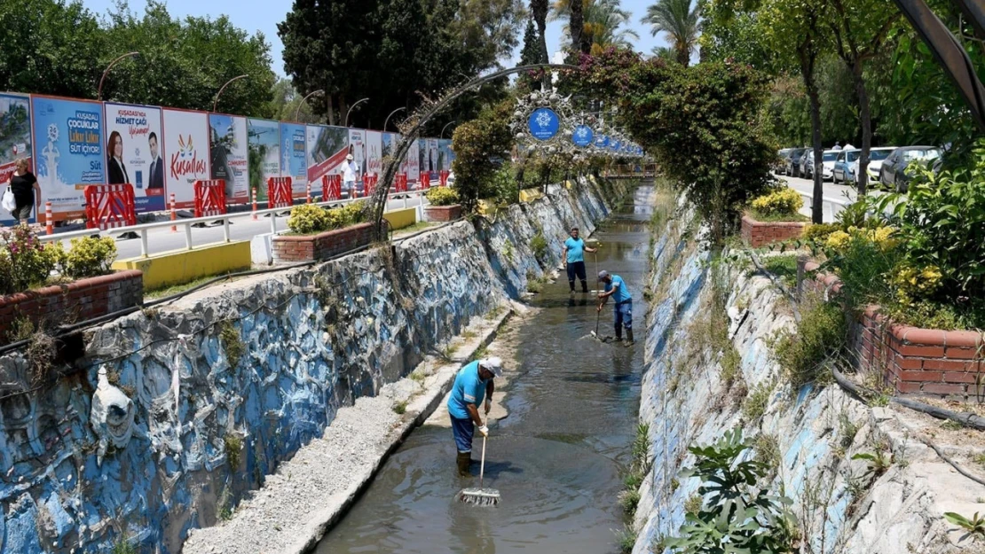 Kuşadası Belediyesi kent merkezinden geçen derenin ıslahına talip oldu