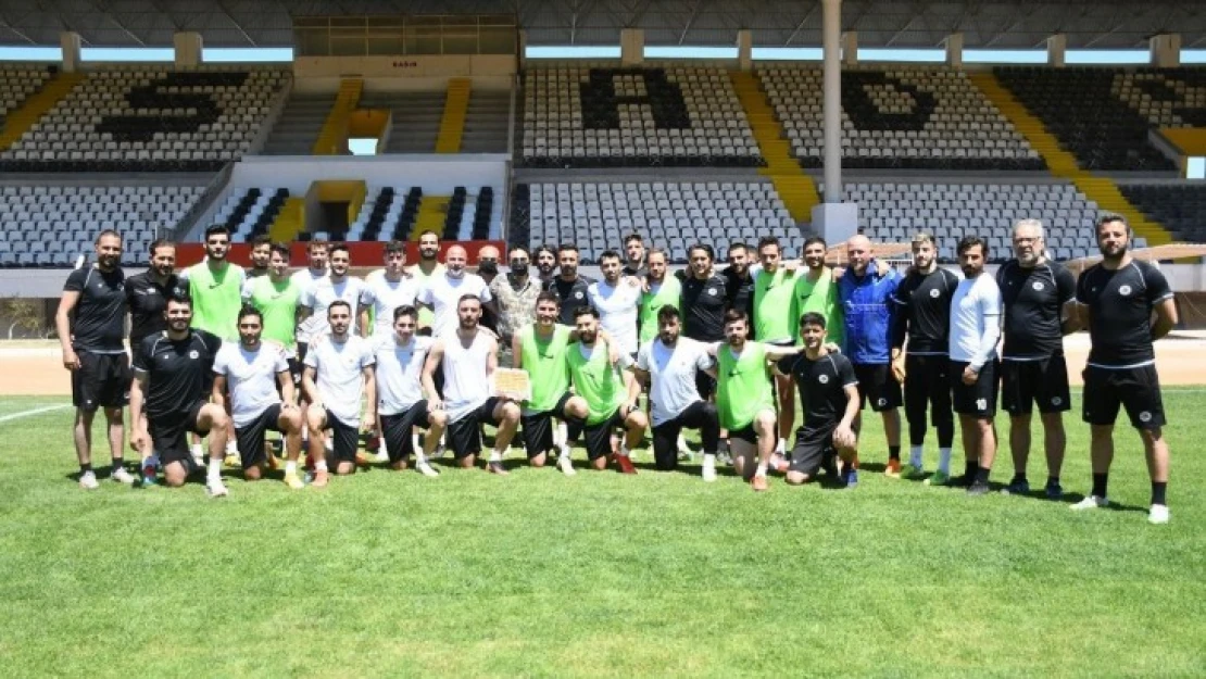 Kuşadası Gençlik Spor'a anlamlı ziyaret