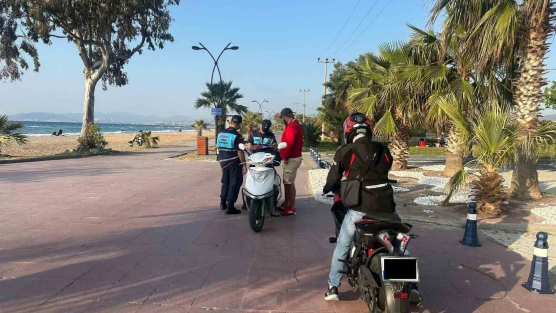 Kuşadası jandarmasından bisiklet yolunda denetim