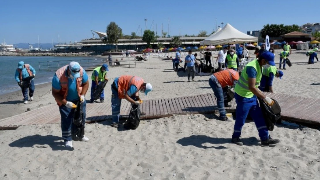 Kuşadası kıyılarında çevreci temizlik