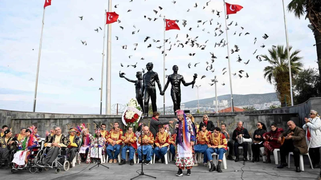 Kuşadası'nda '3 Aralık Dünya Engelliler Günü' kutlandı