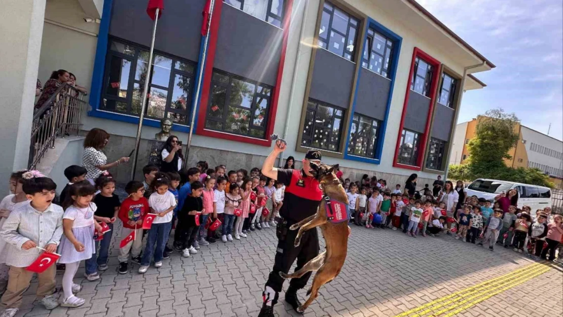 Kuşadası'nda minik öğrencilere jandarma tanıtıldı
