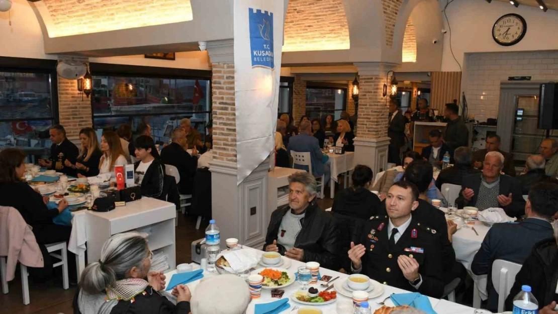 Kuşadası'nda şehit aileleri ve gaziler iftarda buluştu